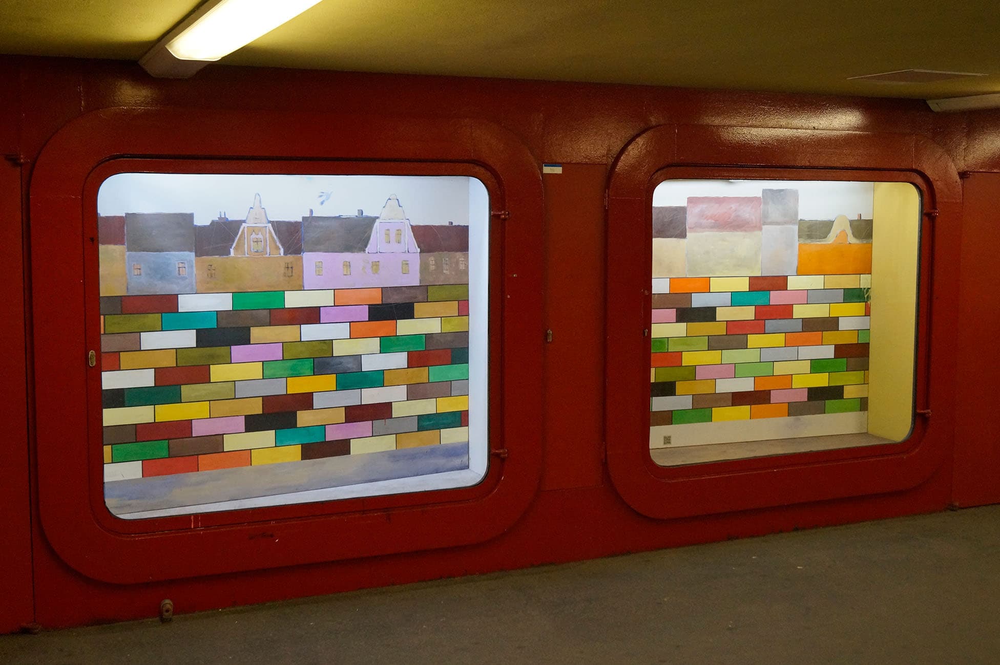 Installation view of Zwei Bilder für zwei Schaukästen